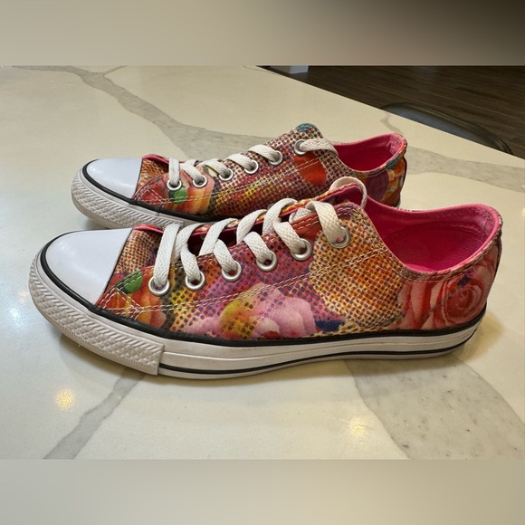 Converse Shoes - Converse Chuck Taylor “Digital Ox” Wmn’s Size 8 All-Star Floral Low-Top Sneakers
